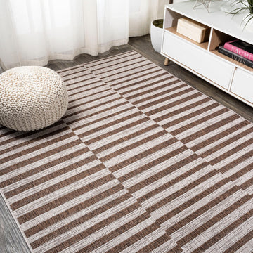 Sukie Modern Offset Stripe Indoor/outdoor Area Rug